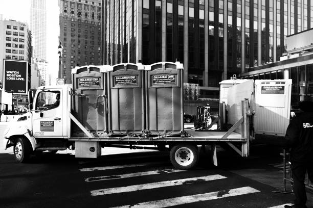 Best Affordable portable toilet rental  in Raymond, WA